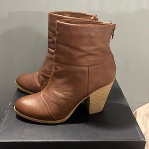 Woman’s tan boots
